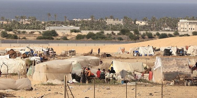 El primer ministro de Israel ignora los llamados de los líderes mundiales que temen la masacre de miles de civiles