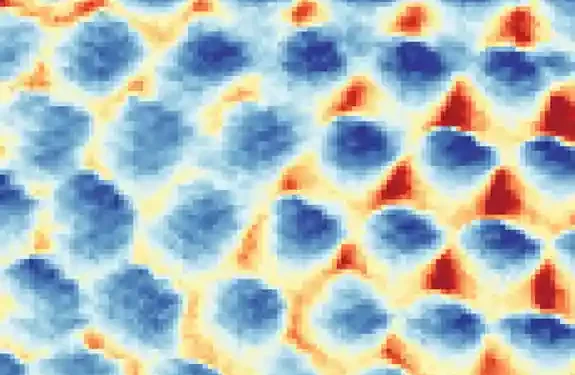 Físicos logran observar por fin el esquivo cristal de Wigner, material compuesto solo por electrones.