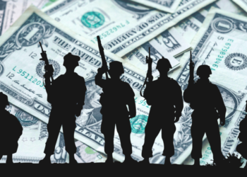 Las tensiones geopolíticas dispararon el gasto militar mundial de 2023 a un nuevo récord histórico: 2,44 billones de dólares