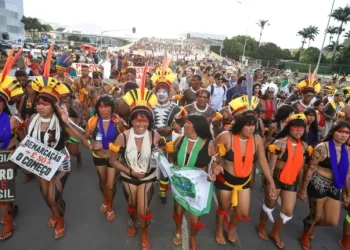 Brasil. Campamento Tierra Libre en Brasilia: indígenas marchan por la demarcación de tierras y contra la minería de oro