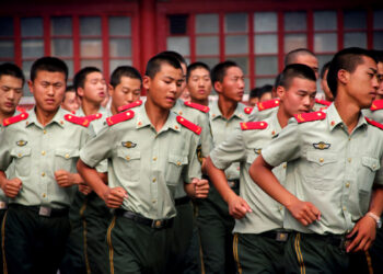 Cada vez más empresas de China están creando sus propias milicias. Y es un reflejo de un cambio social más profundo