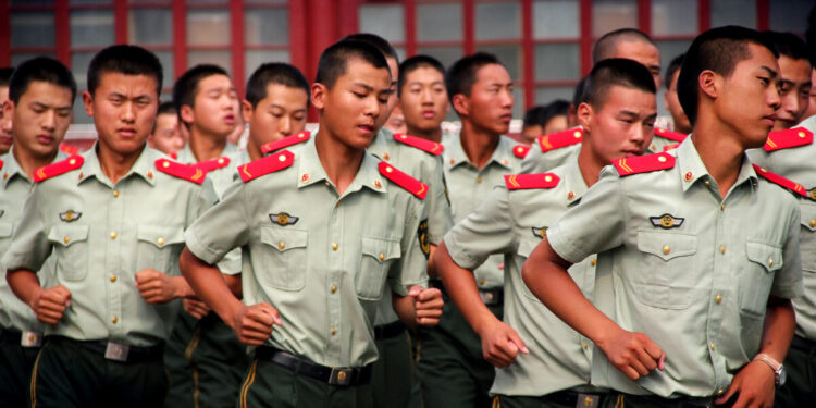 Cada vez más empresas de China están creando sus propias milicias. Y es un reflejo de un cambio social más profundo