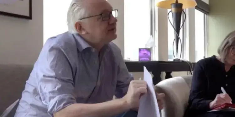 Julian Assange sale de prisión tras llegar a un acuerdo con el gobierno de EE.UU. que le permitirá evitar ser extraditado a ese país