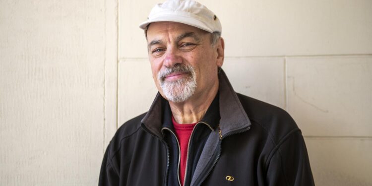 Raúl Zibechi: “Gaza es el fin de la humanidad. Hay un proyecto de exterminio de los pueblos molestos”