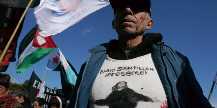 Argentina. A 22 años de la Masacre de Avellaneda, miles de piqueteros y piqueteras recordaron a Maxi y Darío, asesinados en el Puente Pueyrredón