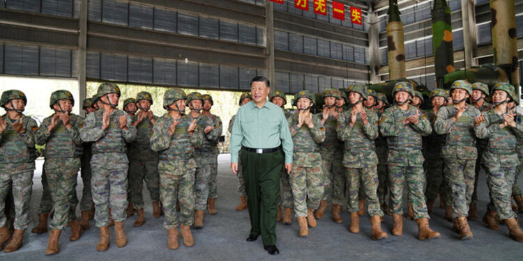 China. Xi insta a las tropas a mejorar su preparación bélica