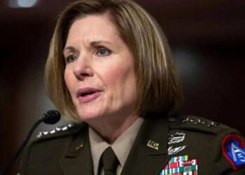 La jefa del Comando Sur otra vez en el país: las obsesiones de la generala Richardson