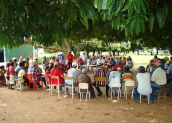 |PDF| La Democracia Comunal ha de tomar el poder para acabar con la propiedad privada